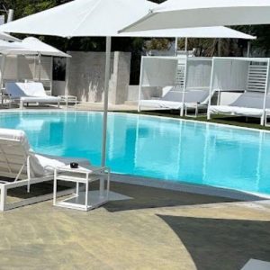 Makala beach club- camas balinesas